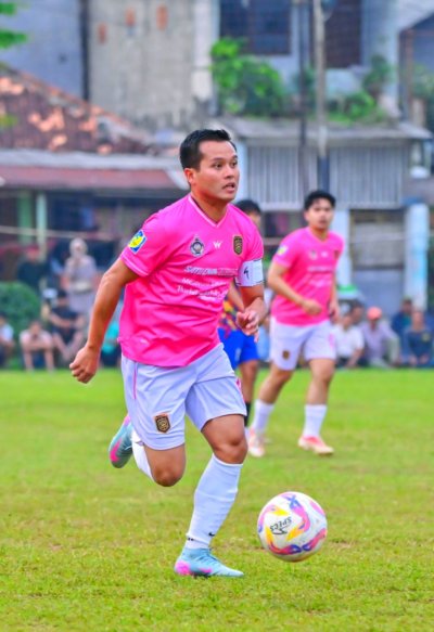 Mevans Sanggramawijaya Maestro Striker 168 FC. Mengusung pemain Nasional, saat menghadapi Dangdut FC di laga Bina Jaya Cup ke-XXVI 2025.