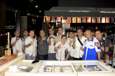 Buka Bersama Viar Triangle Motorindo - Adira Finance : IRONIS, PENJUALAN JUSTRU TUMBUH, SAAT MELALUI BADAI MONETER !