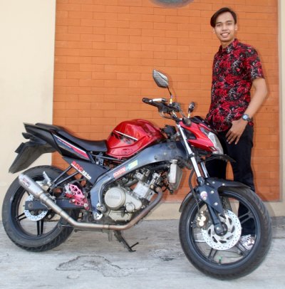 Andreas Reza Supriyanto siswa SMAN 2, Bangkalan. Tampil perfectsionis soal up grade performa kuda besi &amp; terobsesi layani sport 4 tak herex.