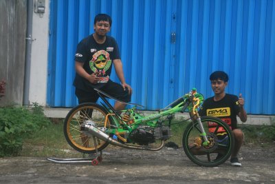 Squad Chongs Speed Papaya California, Gadang, Malang. Siap ukir prestasi baru, melalui up grade performa mesin terbaru.