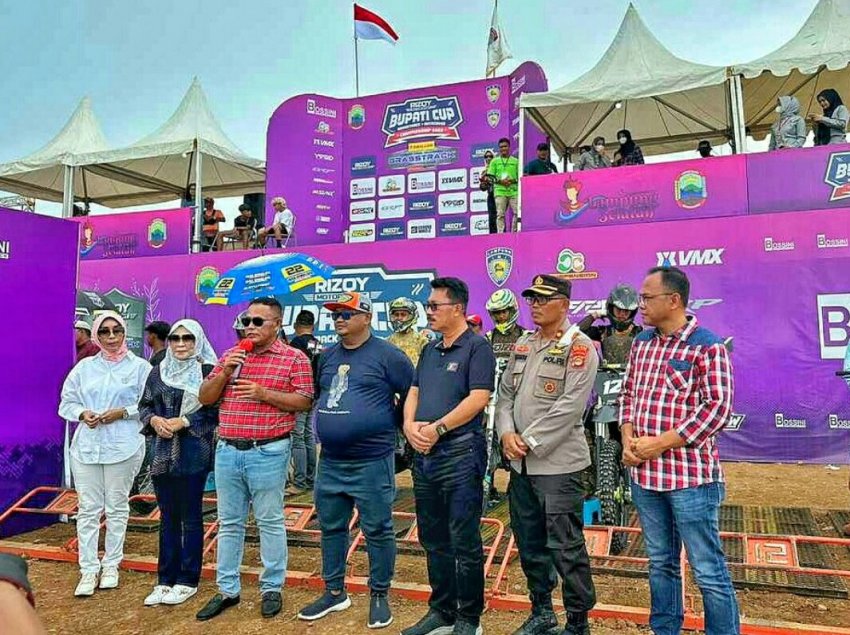 H. Rokhmawan Big Boss Rizqy Motorsport : TAMPIL MENUNTASKAN KEJURNAS GRASSTRACK, PERJUANGKAN EKSISTENSI & KARIER TRACKER INDONESIA