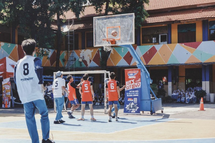 Roadshow Honda DBL 2025 Semarakkan Sekolah di Surabaya, Panaskan Semangat Menuju East Java – North