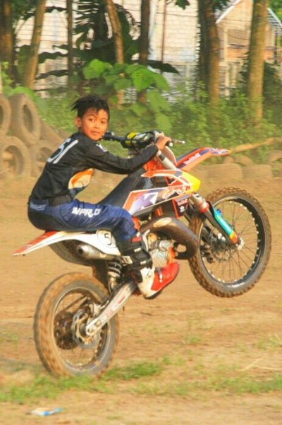 M. Raditya - Crosser 65 cc Tembakau Balap Rizqy Motor Boss Mild MX Team : USAI MASA RECOVERY, NYALI KIAN TERDONGKRAK