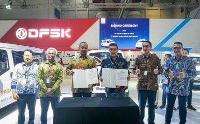(Ki-Ka) Cing Hok selaku Director Sales &amp; Marketing PT Sokonindo Automobile, Alexander Barus selaku CEO PT Sokonindo Automobile, Teguh Ismartono selaku SVP Sekretaris Perusahaan PT Pupuk Kalimantan Timur, Hartono Kurniawan selaku Direktur PT. Bevos Auto Mandiri, Franz Wang selaku Chief Operating Officer PT.  Sokonindo Automobile, Achmad Rofiqi selaku Marketing Head PT. Sokonindo Automobile.