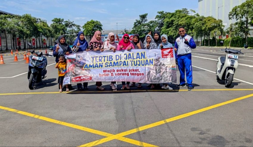 Perempuan Makin Aktif di Jalan, MPM Honda Jatim Bekali Tips Aman Berkendara Lewat Edukasi Safety Riding