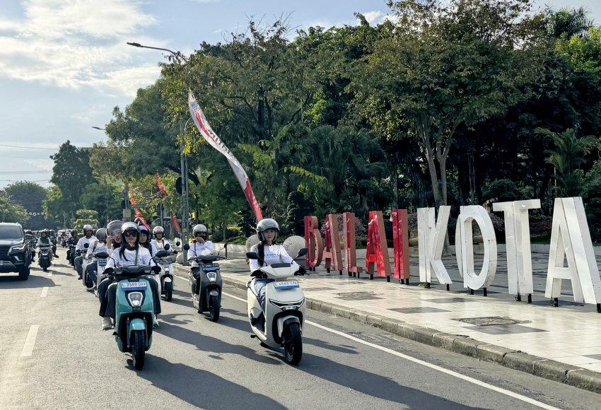 Cari Aman Berkendara dengan Motor Listrik, Nyaman di Jalan, Aman di Tujuan