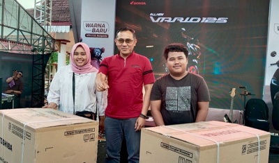 Antusias Konsumen Warnai Pengundian UKH di Blitar, Honda PCX160 Jadi Hadiah Utama