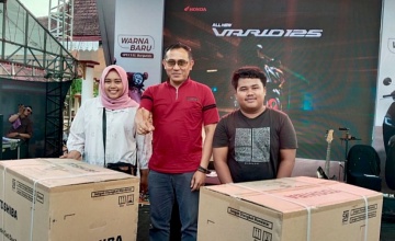 Antusias Konsumen Warnai Pengundian UKH di Blitar, Honda PCX160 Jadi Hadiah Utama