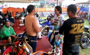 M. Kadafi - Pilot Executive Motocross Jatim : SILATURAHMI MENSOSIALISASI & KONSOLIDASI BERSAMA KOMUNITAS MOTOCROSS DI INDONESIA