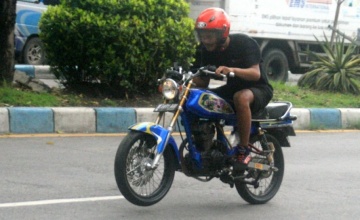 Honda GL Max, Surabaya : OBSESI BANGUN GL 300 & BERKONTRIBUSI RAMAIKAN TEMA HEREX