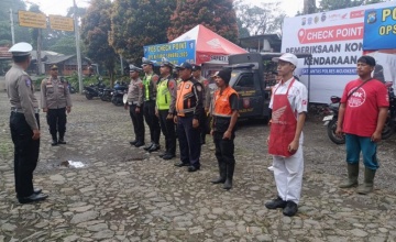 MPM Honda Jatim & Polres Mojokerto Kampanyekan #Cari_Aman di Jalur Rawan Saat  Mudik Lebaran