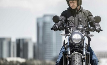 New Kawasaki Eliminator : MELENGKAPI KEBUTUHAN BIKERS PENGGEMAR TOURING, DENGAN STYLE CRUISER