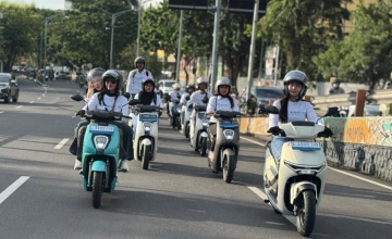Go with the Right EV : NGABUBURIDE, NYAMAN MEMBELAH KEMACETAN METROPOLIS BERSAMA MOTOR LISTRIK HONDA