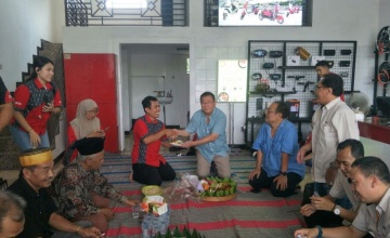 Grand Launching SR Electric, Surabaya : MENYAPA MASYARAKAT SURABAYA, KENALKAN SENTRAL LAYANAN TERPADU ELECTRIC VEHICLE