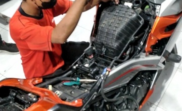 Speed Garage, Sidoarjo : MUSIM HUJAN TAMBAH INTENSITAS BERSIHKAN JALUR BBM & INJECTOR