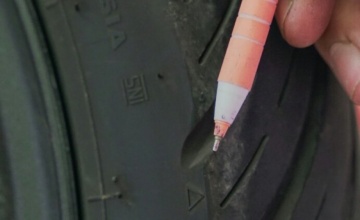 Hadapi Musim Hujan Waktunya Cek Kondisi Ban, Agar Berkendara Tetap Aman & Nyaman