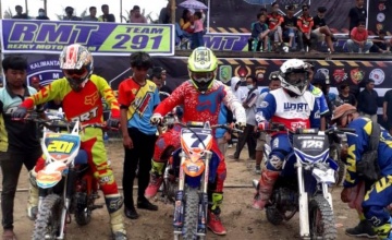New Normal Grasstrack 2020, Sambas : DIBORONG TRACKER ANRT KSP 176 ASHIFA RACING TEAM PONTIANAK & OPTIMIS MENJADI BEKAL BERTARUNG DI JAWA