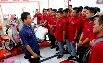 ALUMNI SMK TBSM HONDA INI SUKSES JADI PENGUSAHA BENGKEL