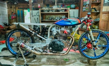 Black Hoe Racing Team, Ngawi : OBSESI AGUS BLACK GAIRAHKAN RACING KOMPETISI DRAG BIKE & MEMBANGUN NGAWI RAMAH