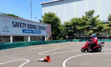 MPM Honda Jatim - PT. Telkom Akses Surabaya Utara : GELAR EDUKASI &quot;#CARI_AMAN DI JALAN LAYANI PELANGGAN KEMUDIAN
