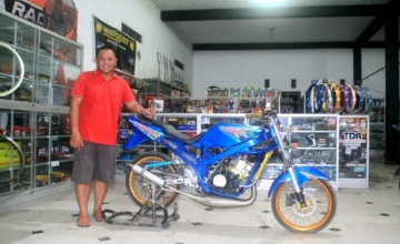 Jaya Makmur Motor, Bunga, Gresik : MASIH EKSIS MENGAWAL KEBUTUHAN MODIFMANIA PANTURA