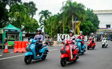 PERINGATI HARI KARTINI, YAMAHA STSJ AJAK LADY BIKERS RIDING BARENG CLASSY YAMAHA