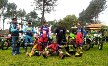 Cekitir Adventure Sidoarjo : KUMPULAN ORANG-ORANG HEBAT & BERMARTABAT