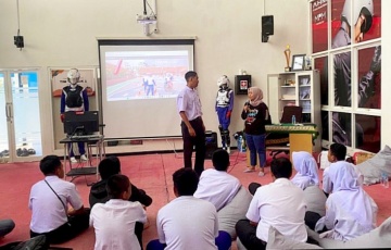 Siapkan Generasi #Cari_Aman, Siswa SMK Muhammadiyah 1 Kepanjen Ikuti Sosialisasi Safety Riding Camp