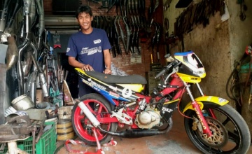 79Dux Racing Muffler, Surabaya : DIRACIK PEMBALAP TIGA GENERASI