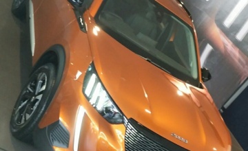 Astra Peugeot, Surabaya : APRESIASI SIMBOLIS PEMBELI PERDANA PEUGEOT 2008 DI SURABAYA
