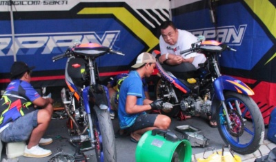 Tarpan Racing Team Indonesia : TERBAIK, TERKENCANG & TERMAHAL ! DOBRAK PODIUM TERATAS BEBEK 4 TAK 130 EXPERT SUPERCHALLENGE SUPER PRIX 2025
