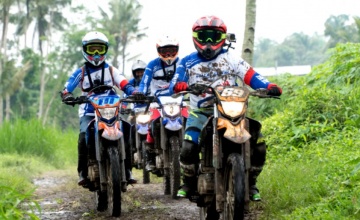 Yamaha Jatim - Ngalas Bareng Yamaha WR 155R : PENGALAMAN & AKSI SERU MENJELAJAH LERENG MAHAMERU
