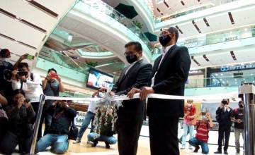 Luxury Store BMW, Grand City Mall, Surabaya : TAMPIL LEBIH DEKAT CUSTOMER BMW