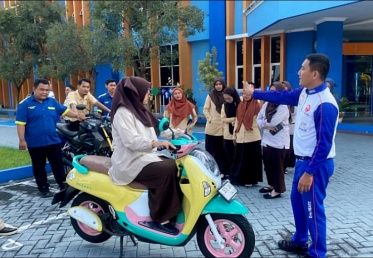 Perkuat Peran Pendidik, MPM Honda Jatim Edukasi Guru SMK Muhammadiyah 1 Kepanjen tentang Keselamatan Berkendara