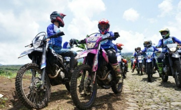 DICINTAI PARA BIKERS ADVENTURE, WR 155 R MEMILIKI BANYAK KEUNGGULAN