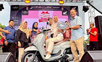 Konsumen Madiun Raih Honda Scoopy dalam Undian “Untukmu Konsumen Honda”