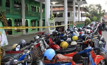Pondok Pesantren Al Khoziny, Buduran, Dipadati Oleh Ratusan Skuteris & Membawa Misi Sosial