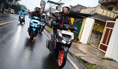 Berkendara Aman Saat Hujan di Malang Raya, MPM Honda Jatim Ajak Masyarakat #Cari_Aman