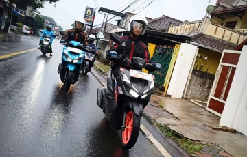 Berkendara Aman Saat Hujan di Malang Raya, MPM Honda Jatim Ajak Masyarakat #Cari_Aman