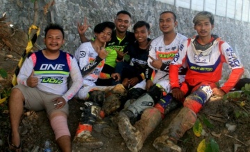 Black Dog Baja Beton Jaya Besi 27 : UP GRADE GACOAN TERBAIK WUJUD KEPROFESIONALAN RIDER