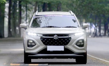SUZUKI FRONX TERLARIS, PENGUNJUNG GIIAS COBA MOBIL TERBARU JAWAB RASA PENASARAN