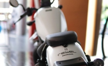 Honda Rebel : TAMPIL DENGAN WARNA BARU & MAKIN EKSOTIS