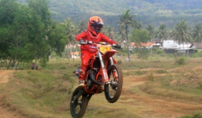 Raditya Crosser 65 cc - Rizqy Motor Boss Mild Tembakau Balap MX GTX Team, Pasuruan : PETARUNG SEJATI, SUKSES MELAYANI PUSARAN AKSI CROSSER 85 CC