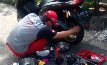 SELAMA PPKM SERVICE MOTOR BISA SAMBIL REBAHAN, SKY AJA !