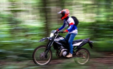 Yamaha WR 155 : PARTNER LELAKI SEJATI BERNYALI TINGGI