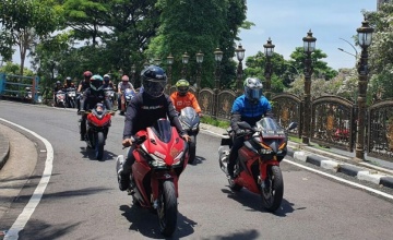 Sunmori Komunitas CBR Ramaikan Launching New CBR 250RR di Plaza Surabaya