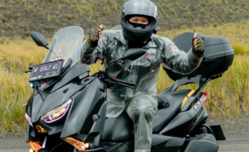 YAMAHA XMAX JADI PILIHAN PARA PECINTA TOURING