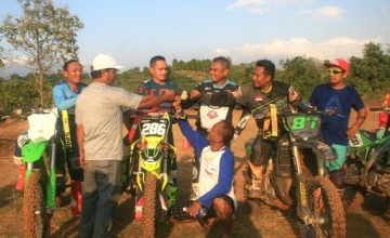 CROSSSER EXECUTIVE JATIM MENGAPRESIASI RIDHO TRI PUTRANTO ATAS PEMBANGUNAN & RENOVASI HAFIDZ 286 MOTOCROSS CIRCUIT, GONDANG, MOJOKERTO