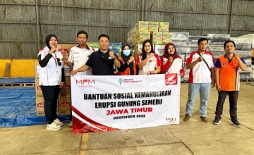 Erupsi Semeru, Yayasan AHM dan MPM Honda Jatim Salurkan Bantuan untuk Korban Pengungsian