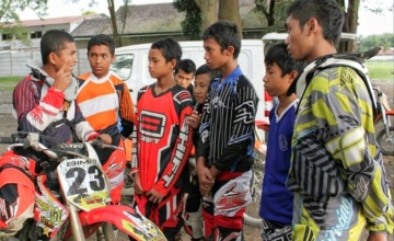 Nugroho Motocross Training, Kediri : ANGKAT DERAJAT CROSSER, SEGERA JALANKAN POLICY BURSA TRANSFER